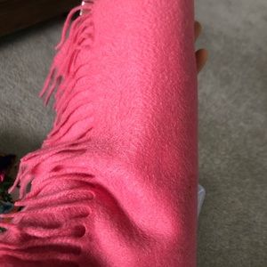 100% cashmere guaranteed scarf